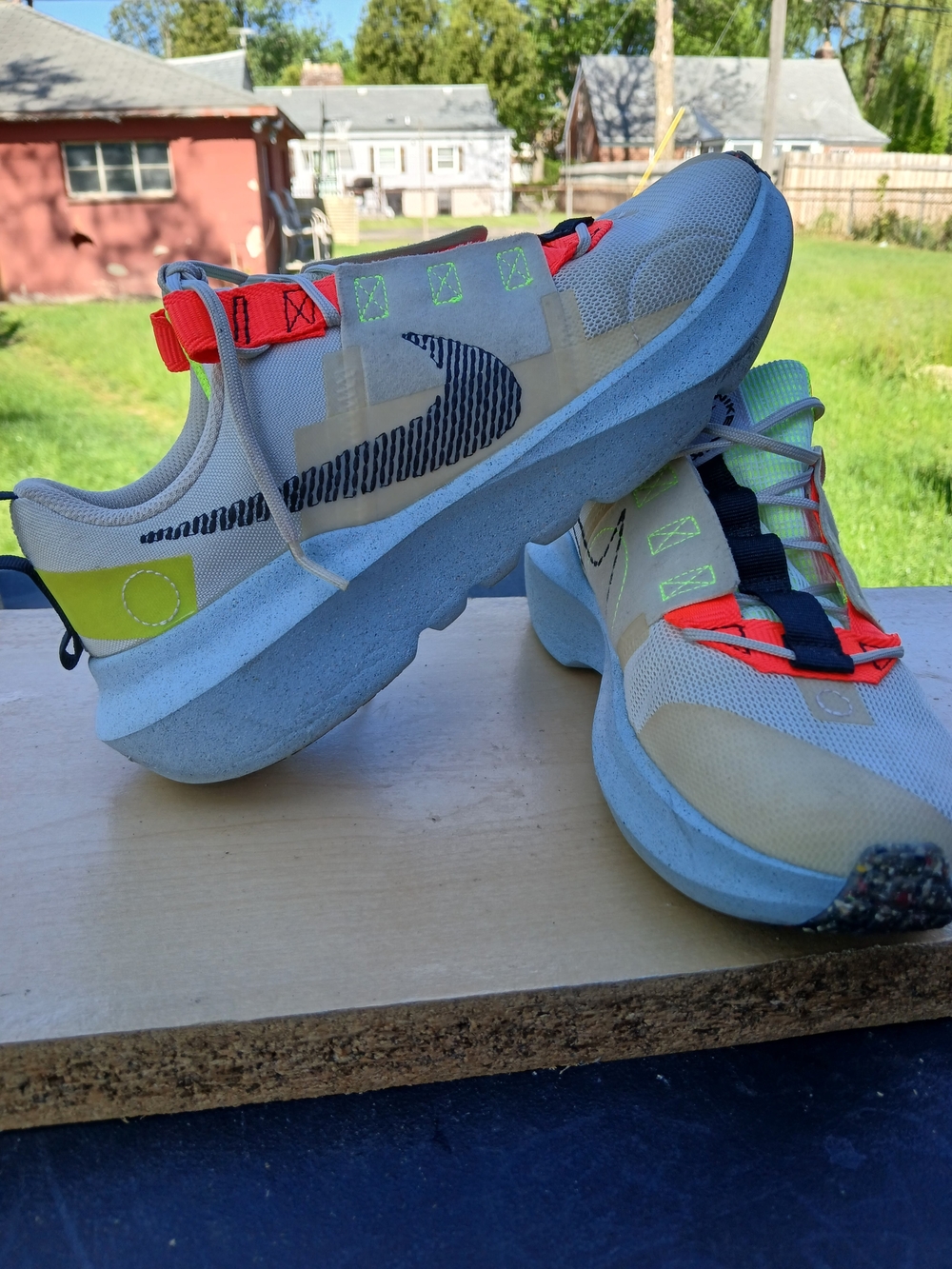 Nike 6.5 Y Beige Sneakers with Neon Accents